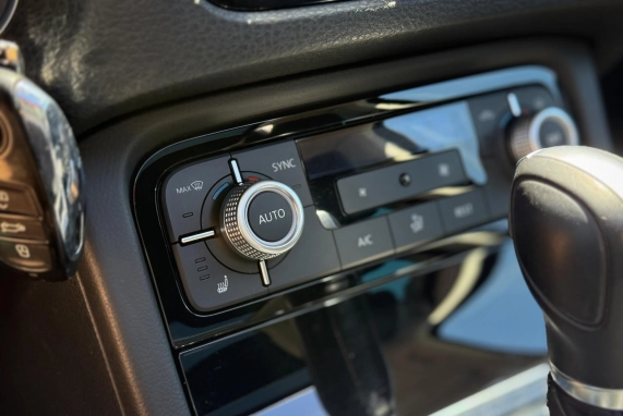 Volkswagen TOUAREG (2016)