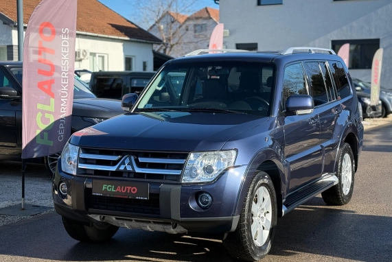 Mitsubishi PAJERO (2008)