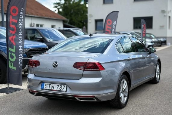 Volkswagen PASSAT (2021)