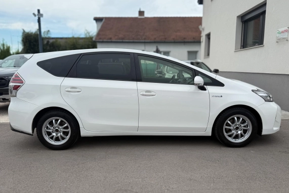 Toyota PRIUS+ (2017)