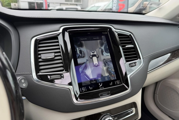 Volvo XC90 (2017)