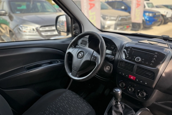 Opel COMBO (2017)