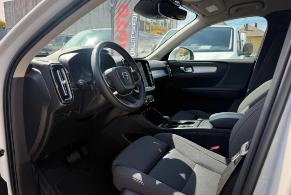 Volvo XC40 (2022)