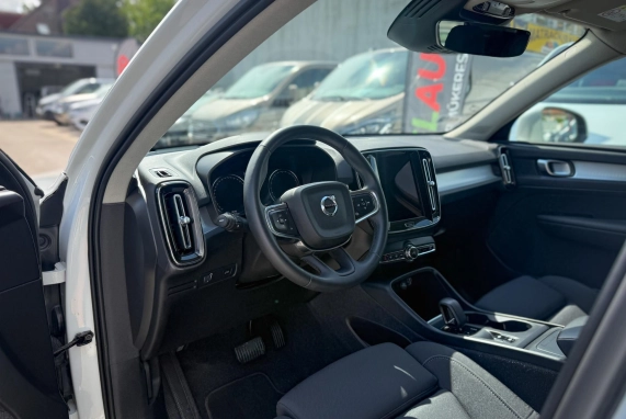 Volvo XC40 (2022)