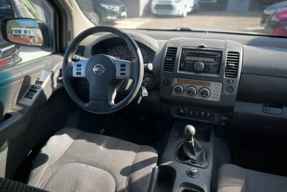 Nissan NAVARA (2006)