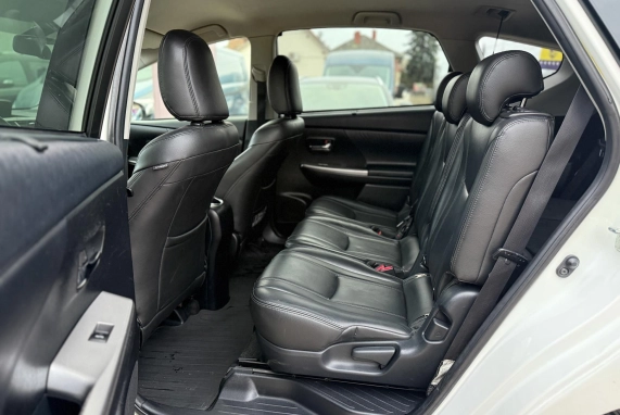 Toyota PRIUS+ (2017)