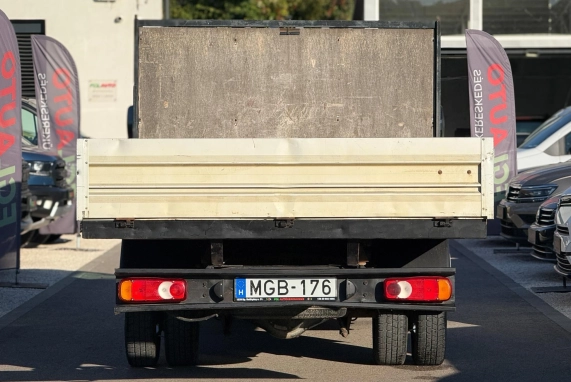 Nissan CABSTAR (2012)