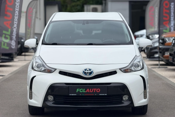 Toyota PRIUS+ (2017)