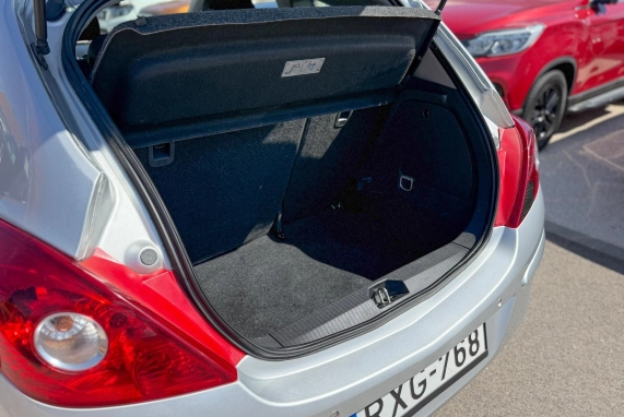 Opel CORSA (2012)
