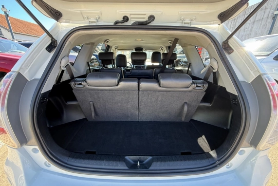 Toyota PRIUS+ (2019)