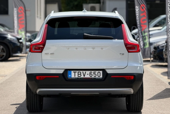 Volvo XC40 (2022)