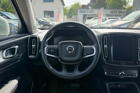 Volvo XC40 (2022)