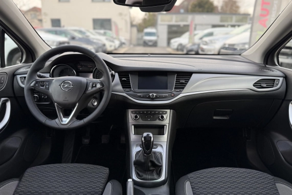 Opel ASTRA (2020)
