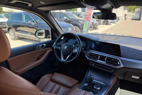 BMW X5 (2019)