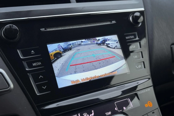 Toyota PRIUS+ (2017)