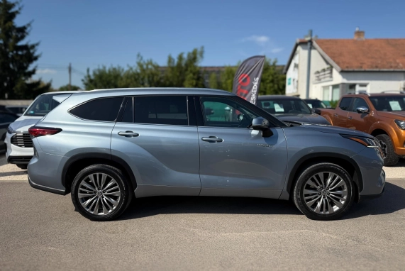 Toyota HIGHLANDER (2021)
