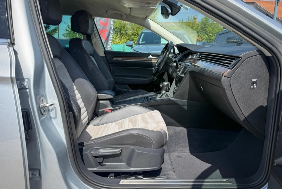 Volkswagen PASSAT VIII (2015)