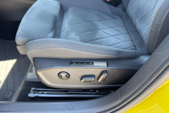 Volkswagen GOLF VIII (2020)