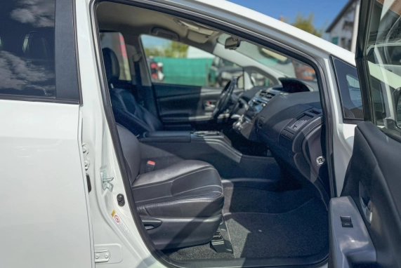 Toyota PRIUS+ (2018)