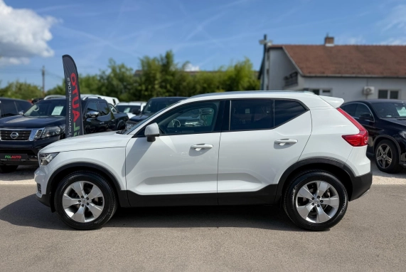 Volvo XC40 (2022)