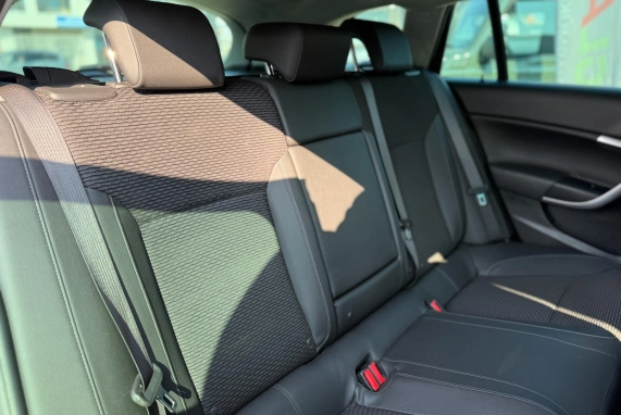 Opel INSIGNIA (2015)