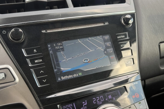 Toyota PRIUS+ (2019)
