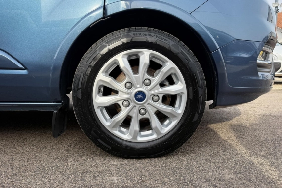 Ford TOURNEO (2023)