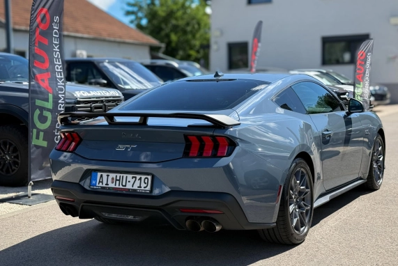 Ford MUSTANG (2024)
