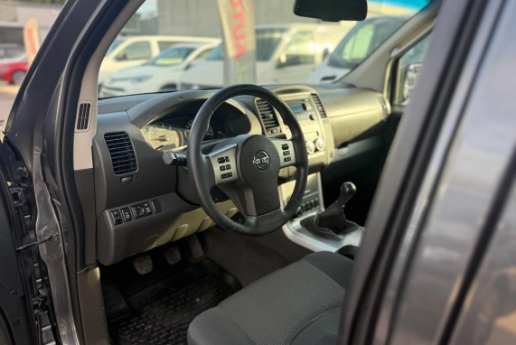 Nissan NAVARA (2013)