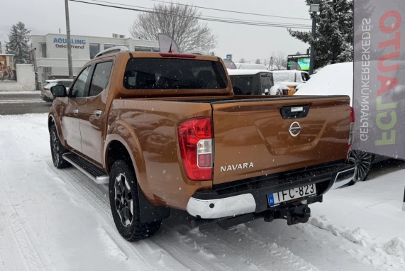 Nissan NAVARA (2022)