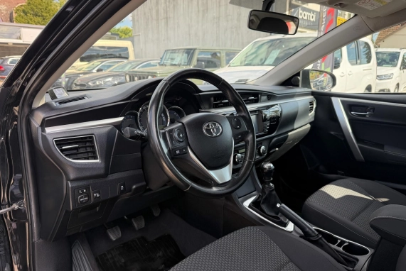 Toyota COROLLA (2014)