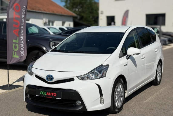 Toyota PRIUS+ (2017)
