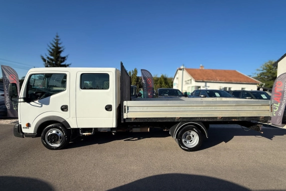 Nissan CABSTAR (2012)
