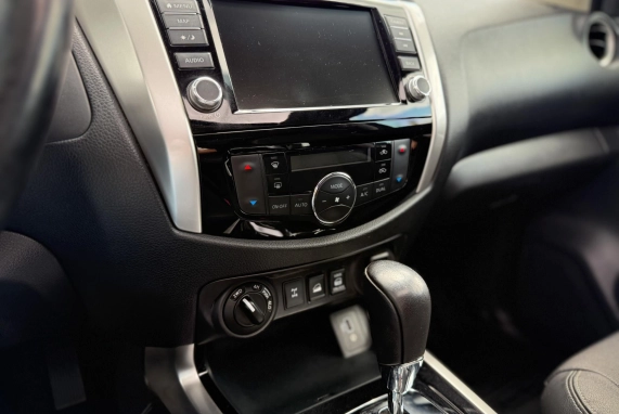 Nissan NAVARA (2019)