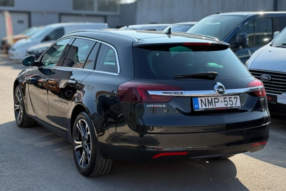 Opel INSIGNIA (2015)
