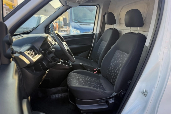 Opel COMBO (2017)