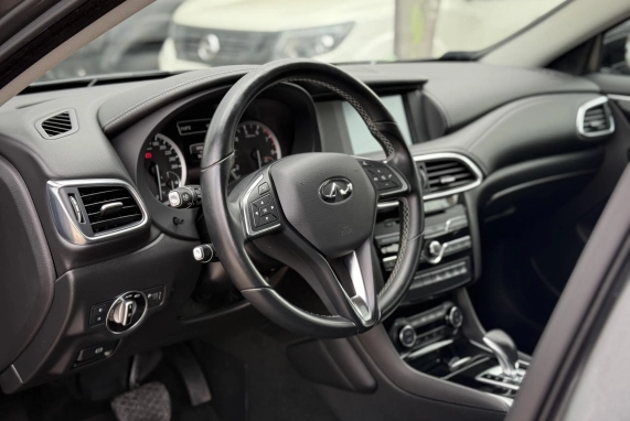 Infiniti QX30 (2017)