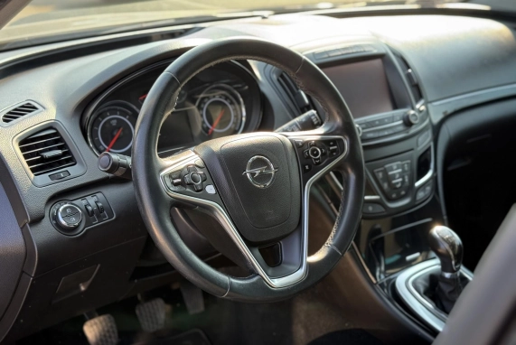 Opel INSIGNIA (2015)