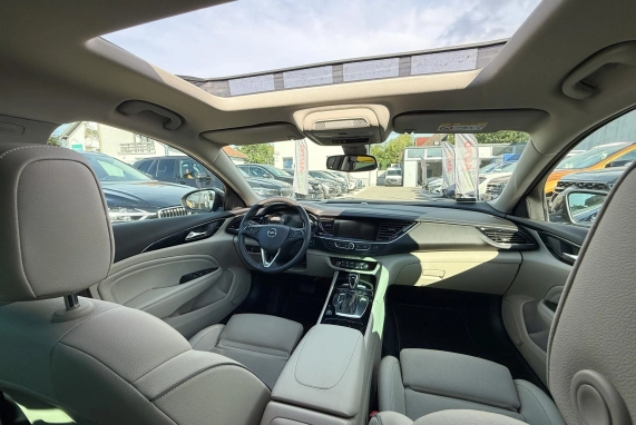 Opel INSIGNIA (2018)