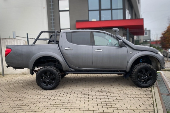 Mitsubishi L 200 (2011)