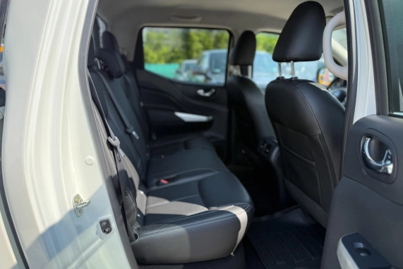 Nissan NAVARA (2020)