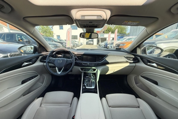 Opel INSIGNIA (2018)