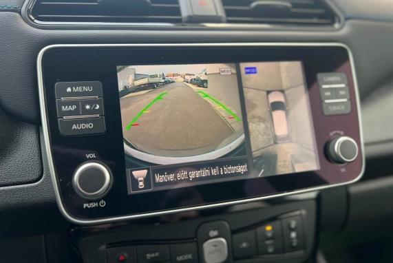 Nissan LEAF (2020)