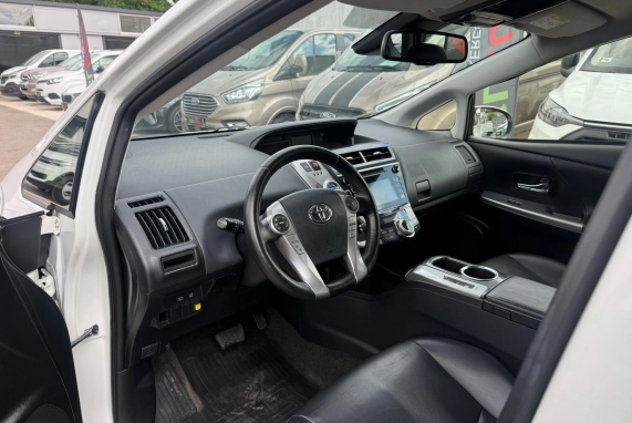 Toyota PRIUS+ (2019)