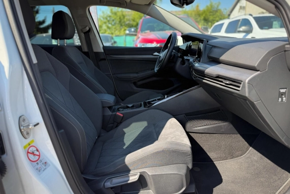 Volkswagen GOLF (2024)