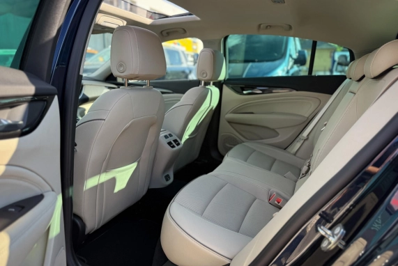 Opel INSIGNIA (2018)