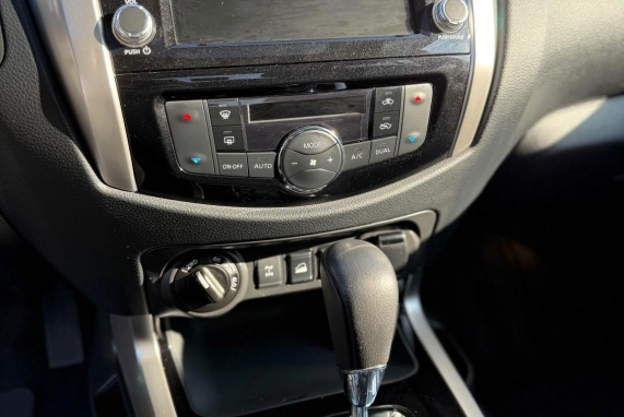 Nissan NAVARA (2020)