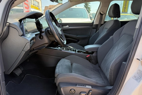Volkswagen GOLF (2024)