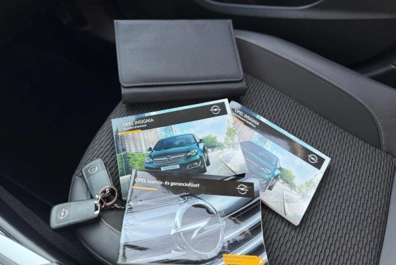 Opel INSIGNIA (2015)