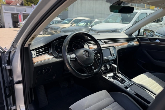Volkswagen PASSAT VIII (2015)